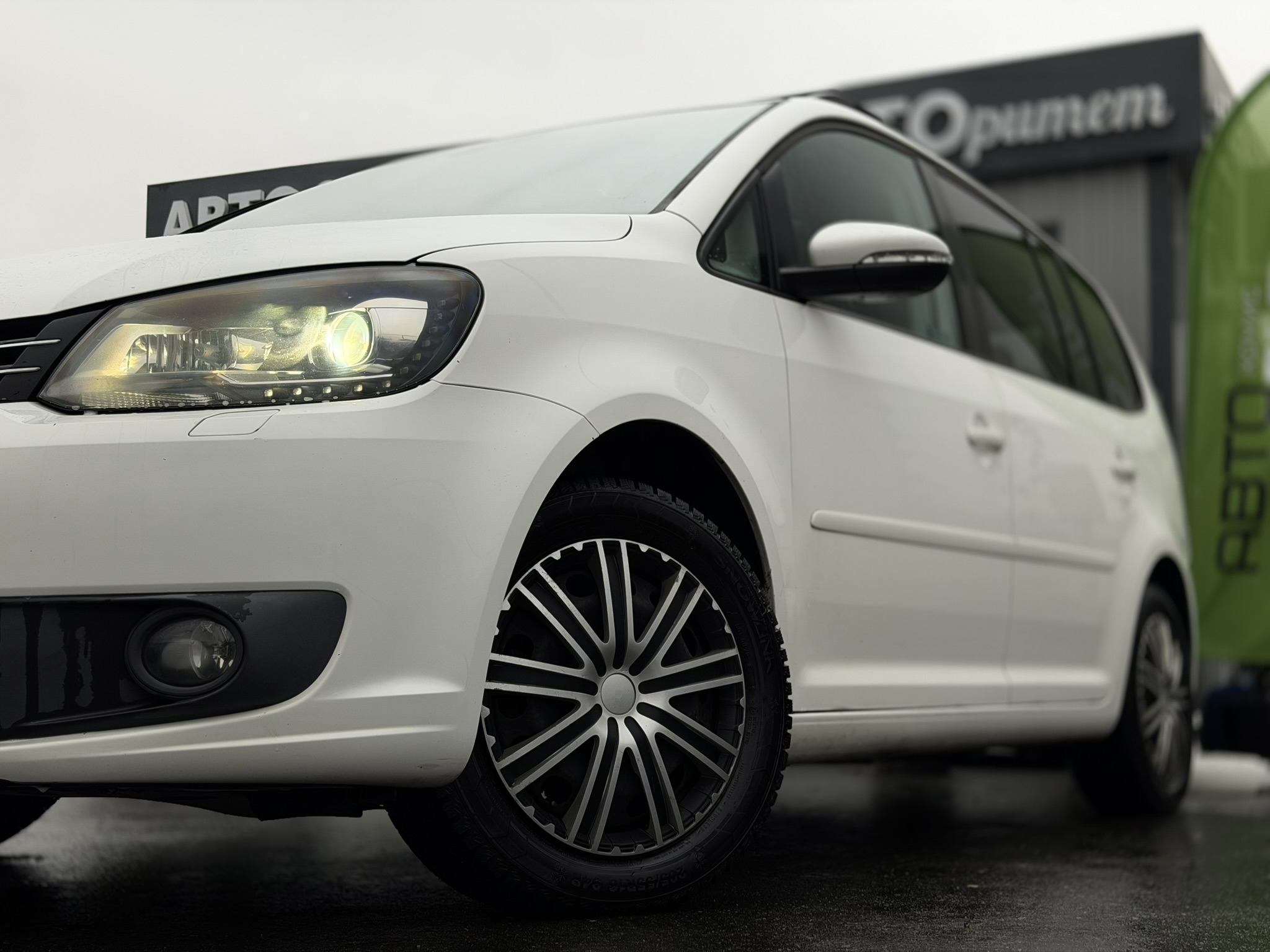 Volkswagen Touran I 2 Rest 2011 Бензин