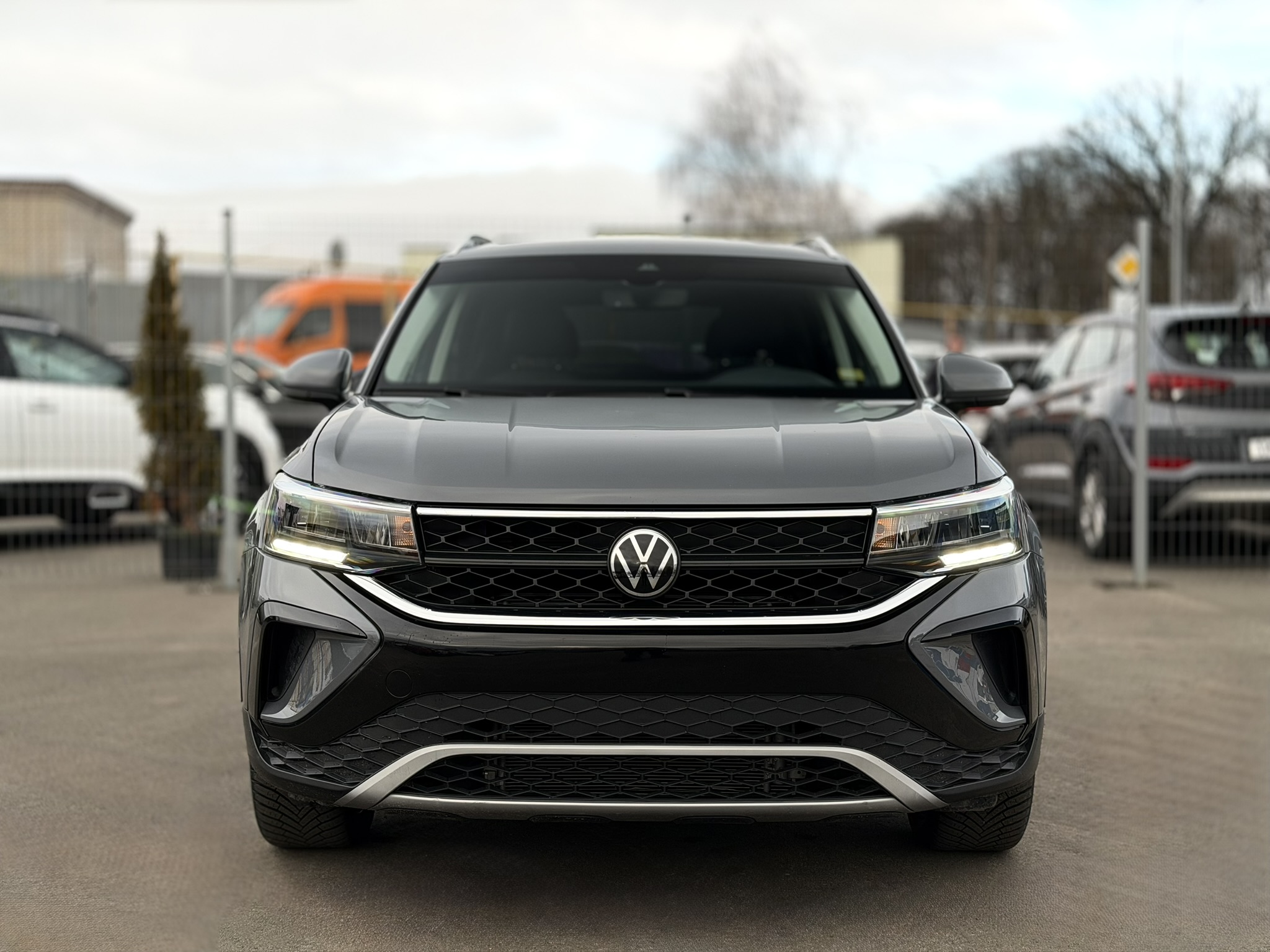 Volkswagen Taos 2024 Бензин