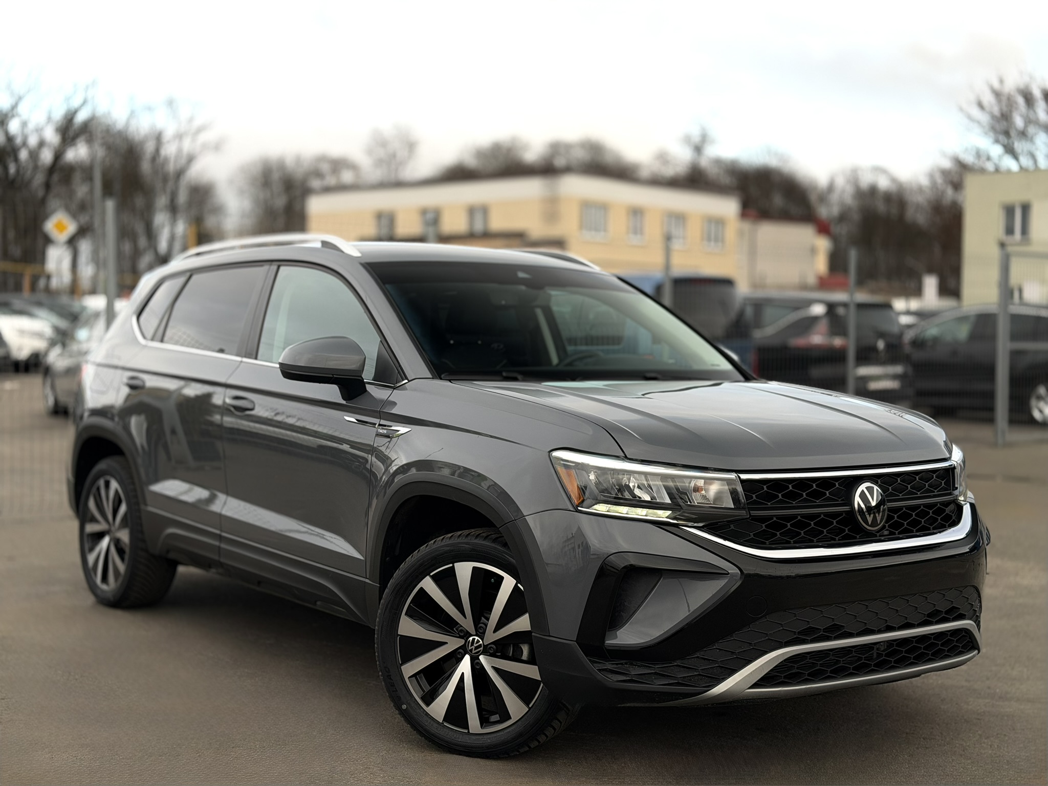 Volkswagen Taos 2024 Бензин