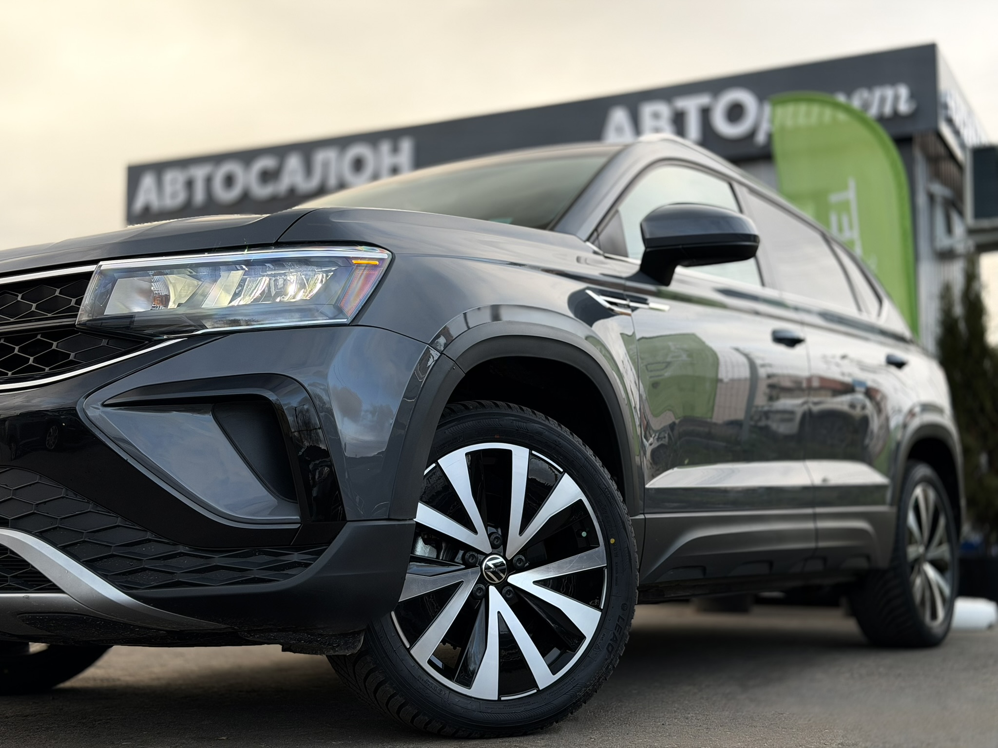 Volkswagen Taos 2024 Бензин