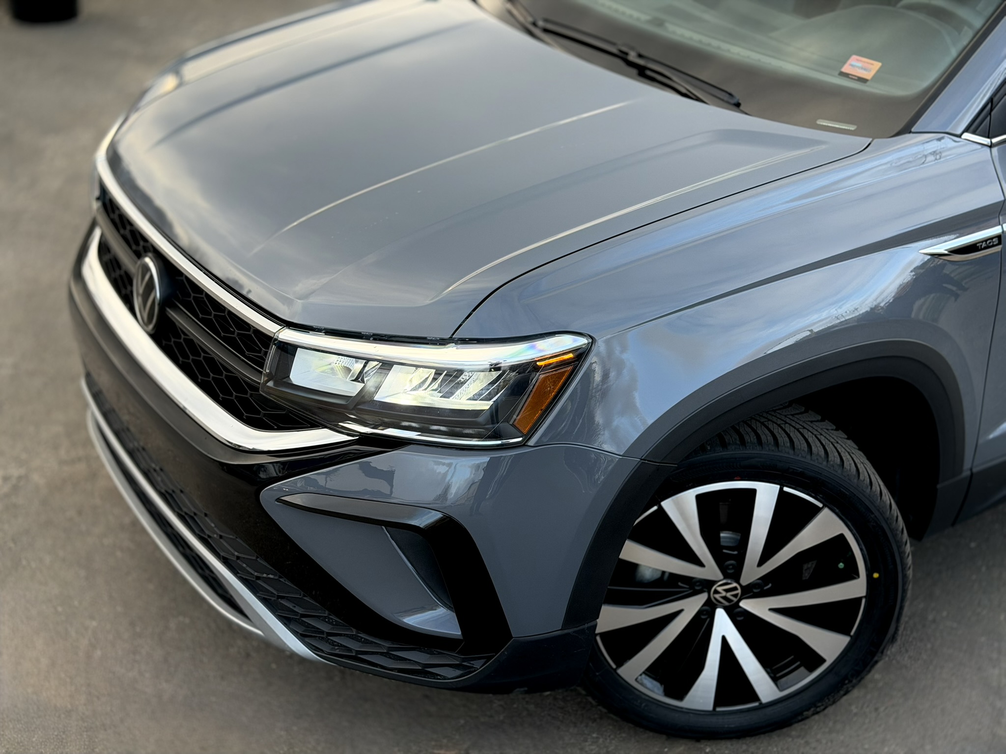 Volkswagen Taos 2024 Бензин