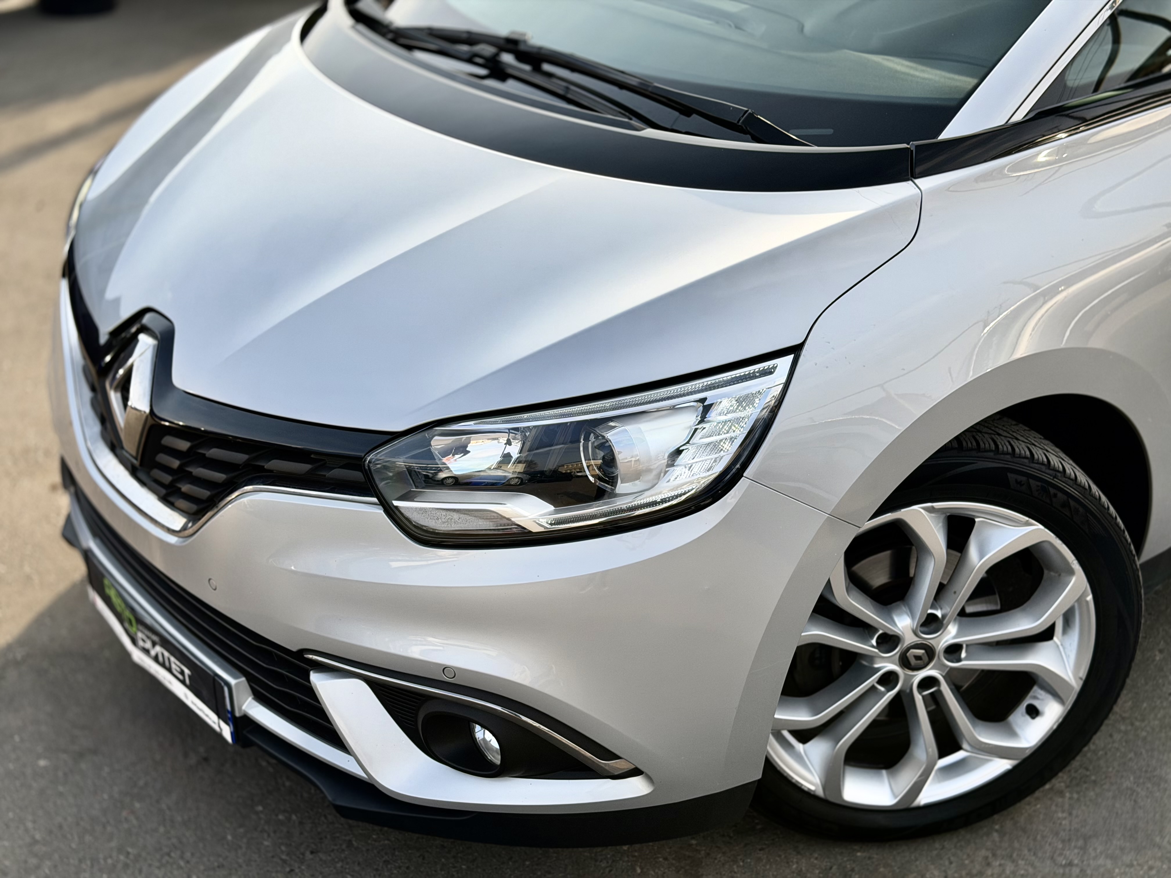 Renault Grand Scenic 2019 Бензин