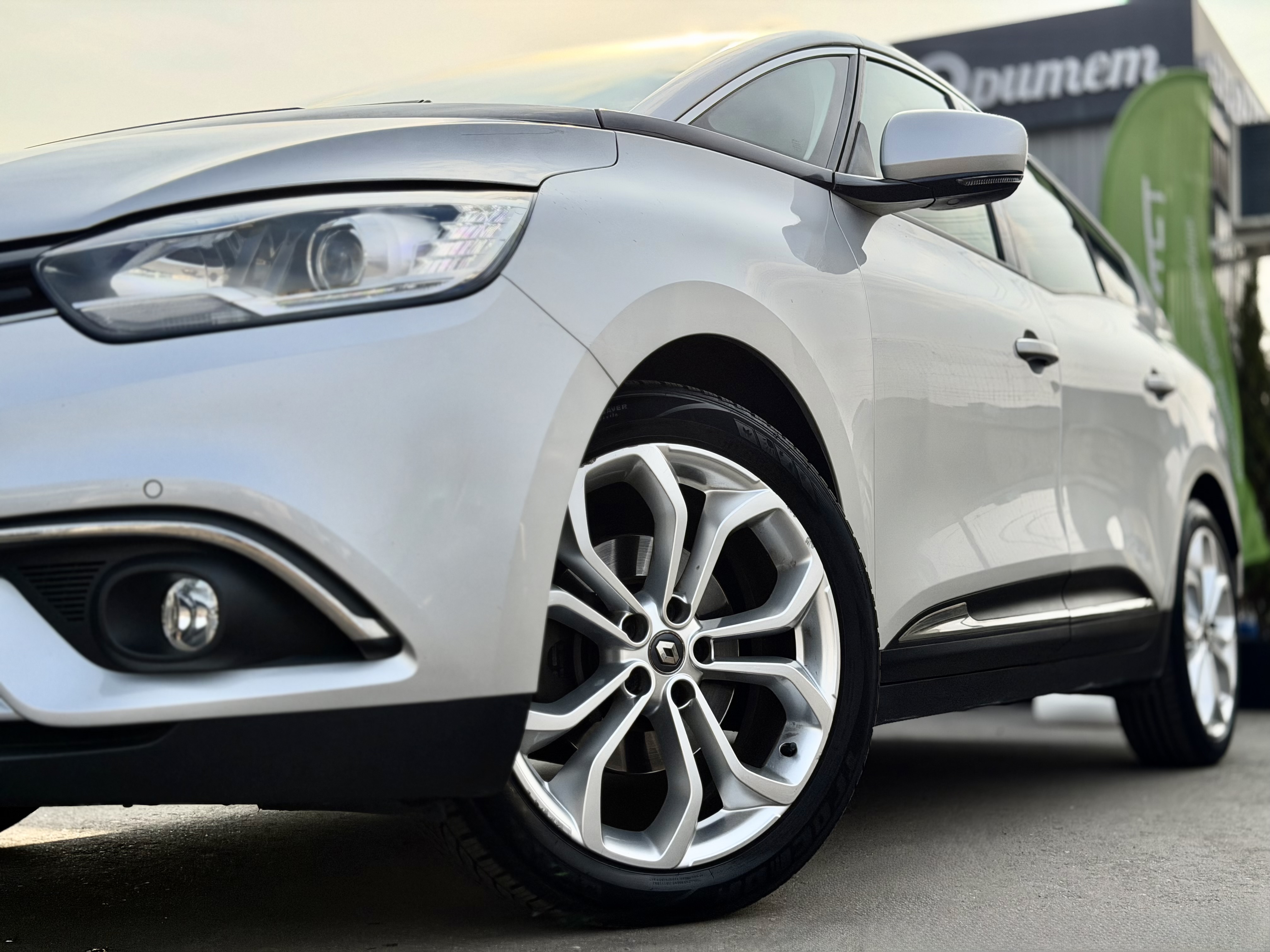 Renault Grand Scenic 2019 Бензин