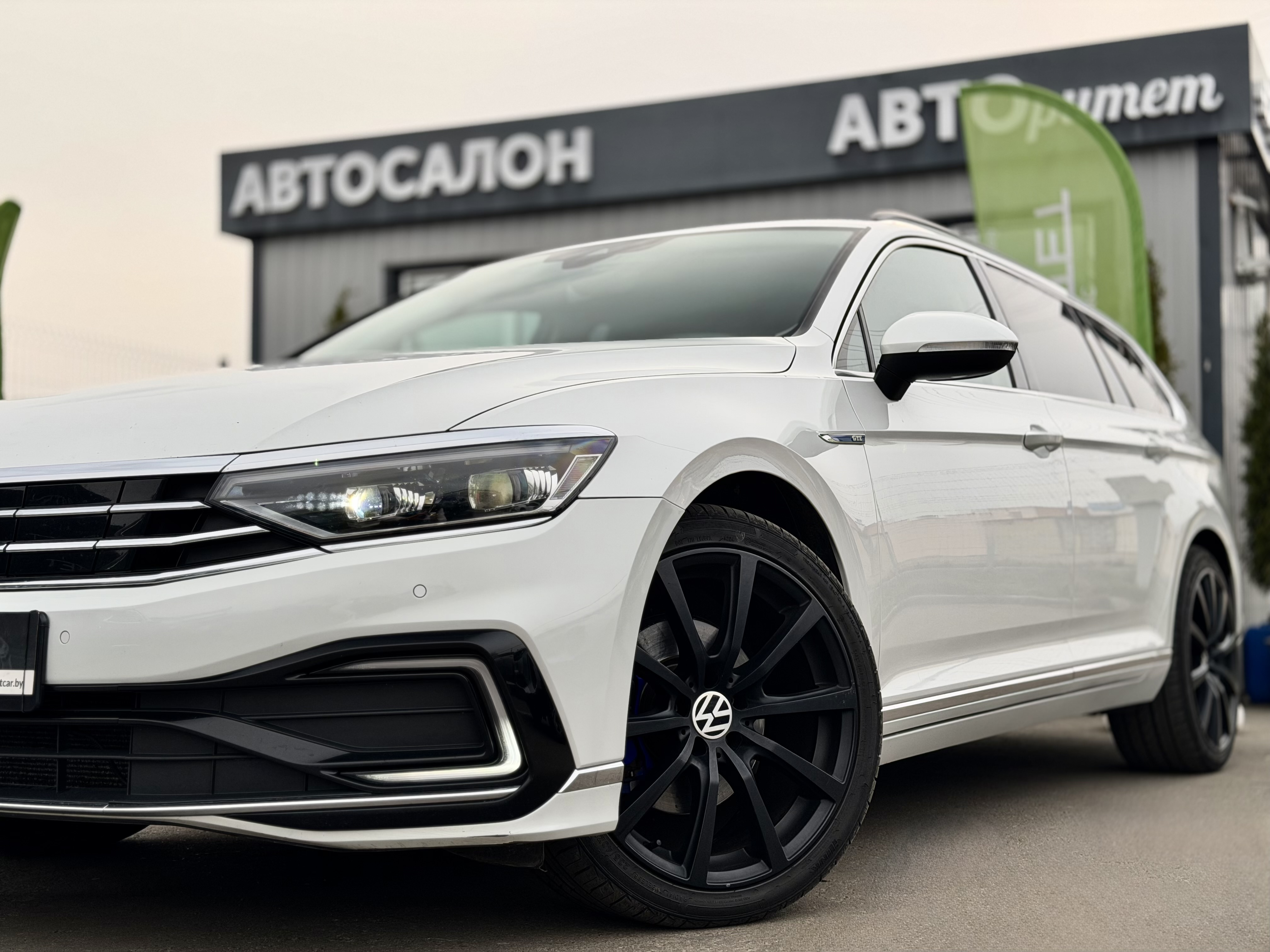 Volkswagen Passat GTE 2020 Бензин / Гибрид