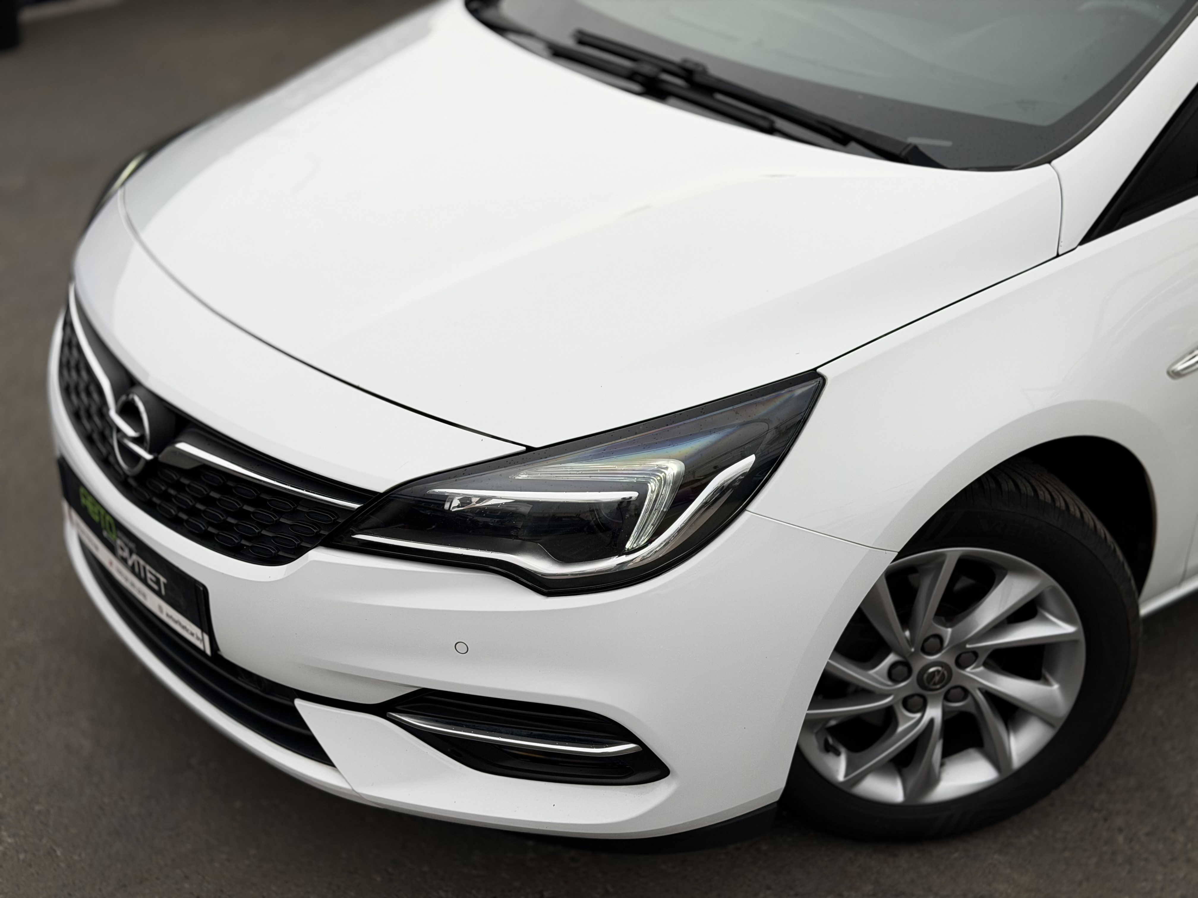 Opel Astra 2020 Бензин