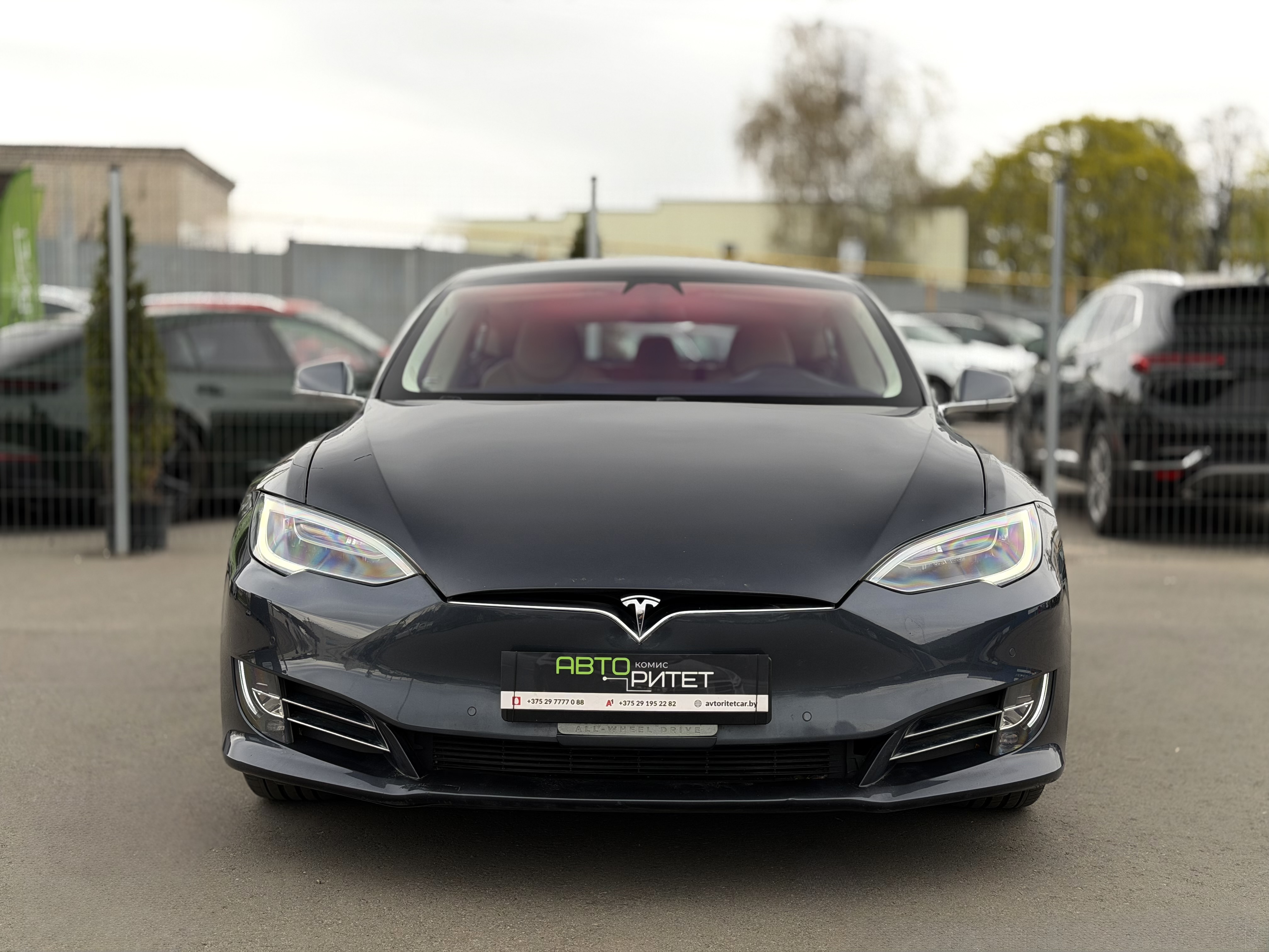 Tesla Model S 2017 Электро