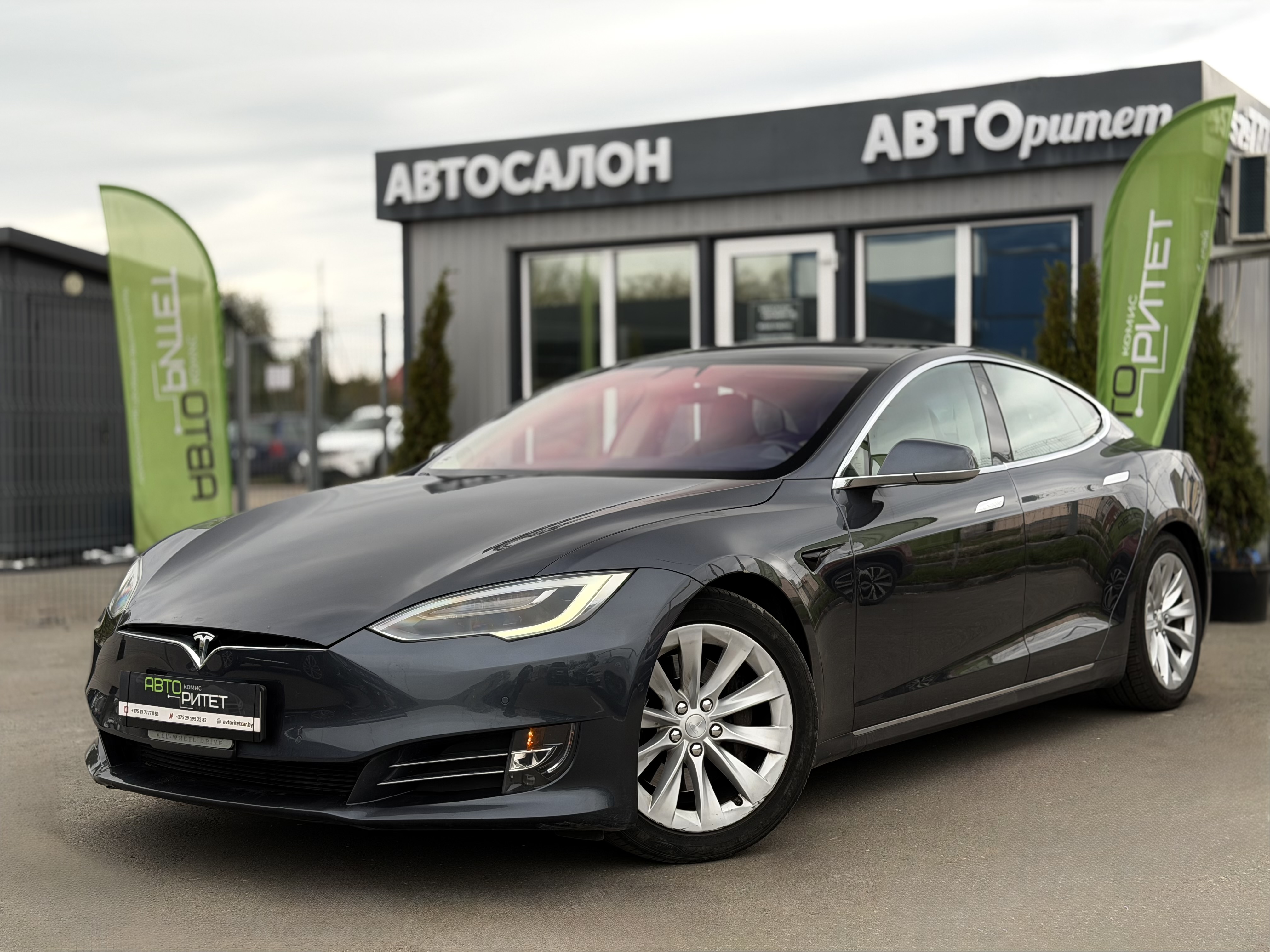 Tesla Model S 2017 Электро