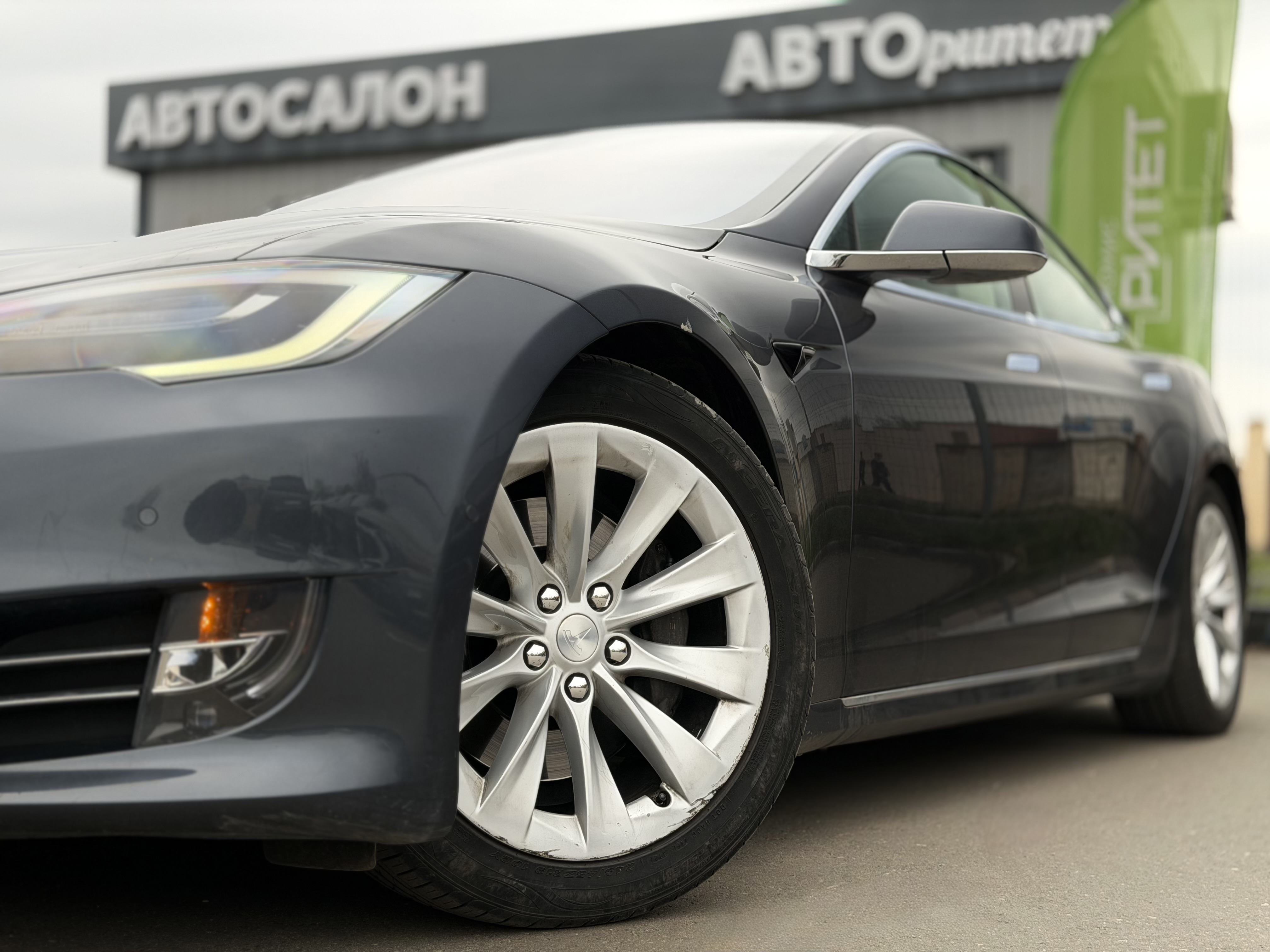 Tesla Model S 2017 Электро