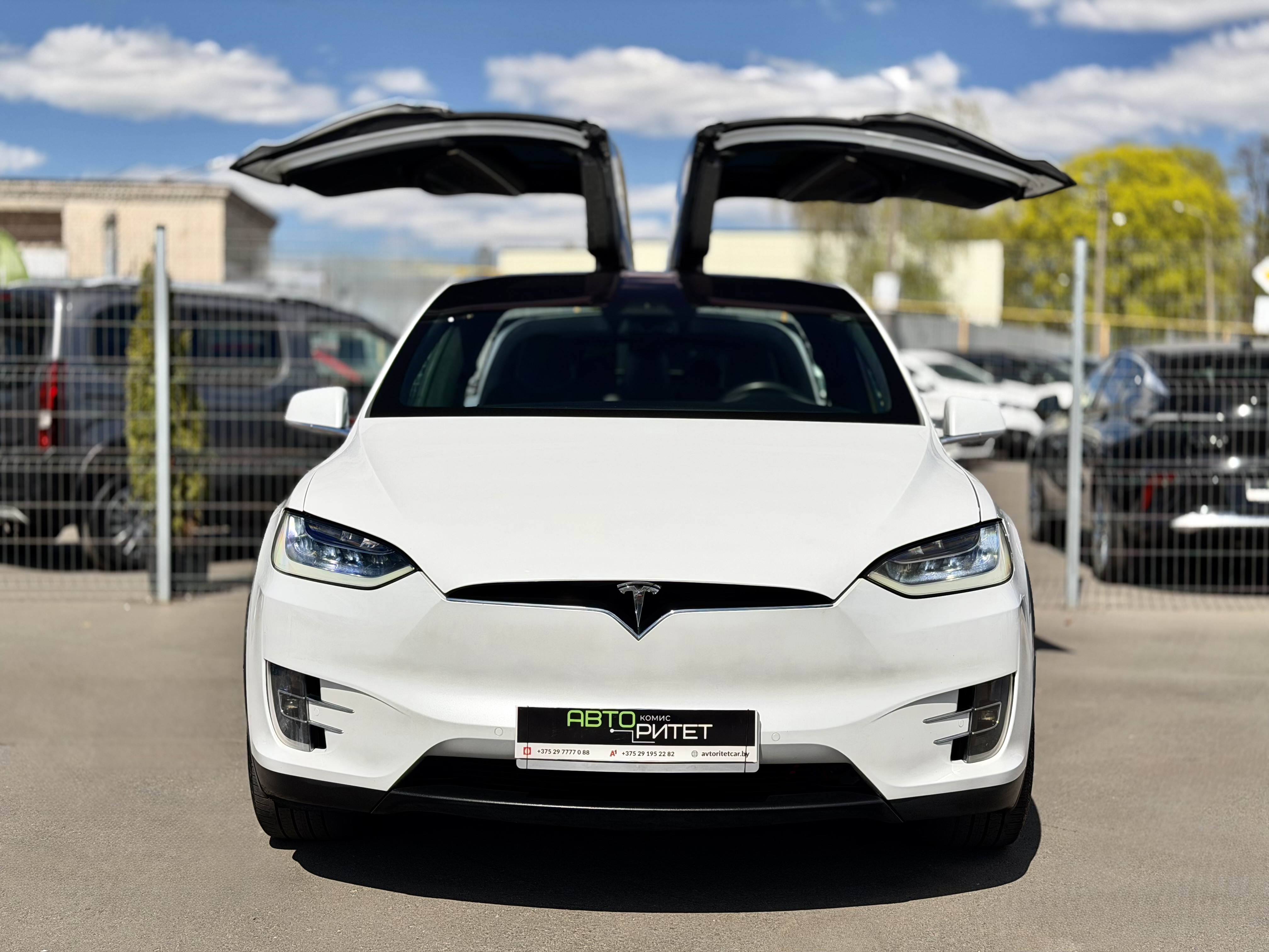 Tesla Model X 2016 Электро