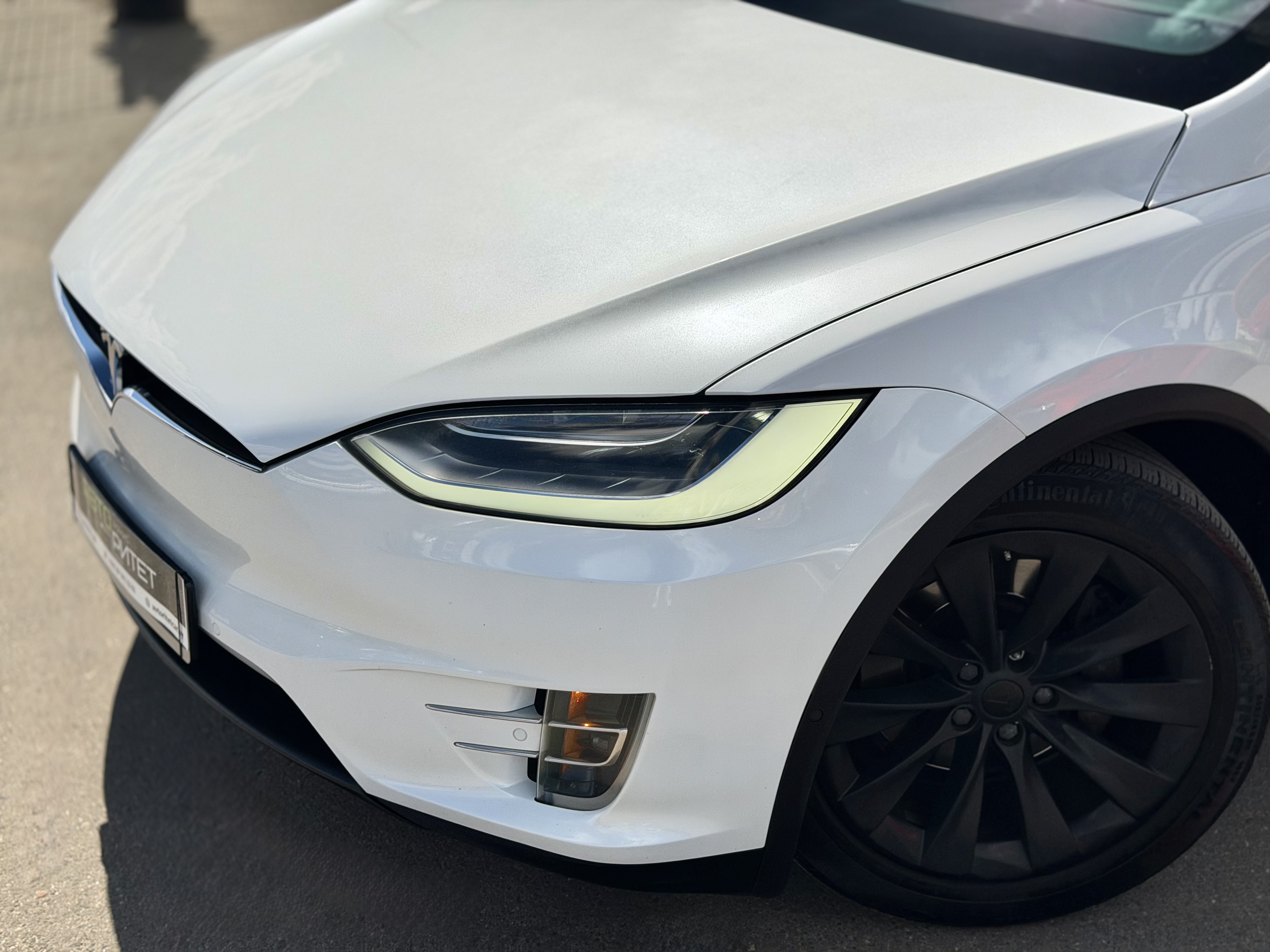 Tesla Model X 2016 Электро