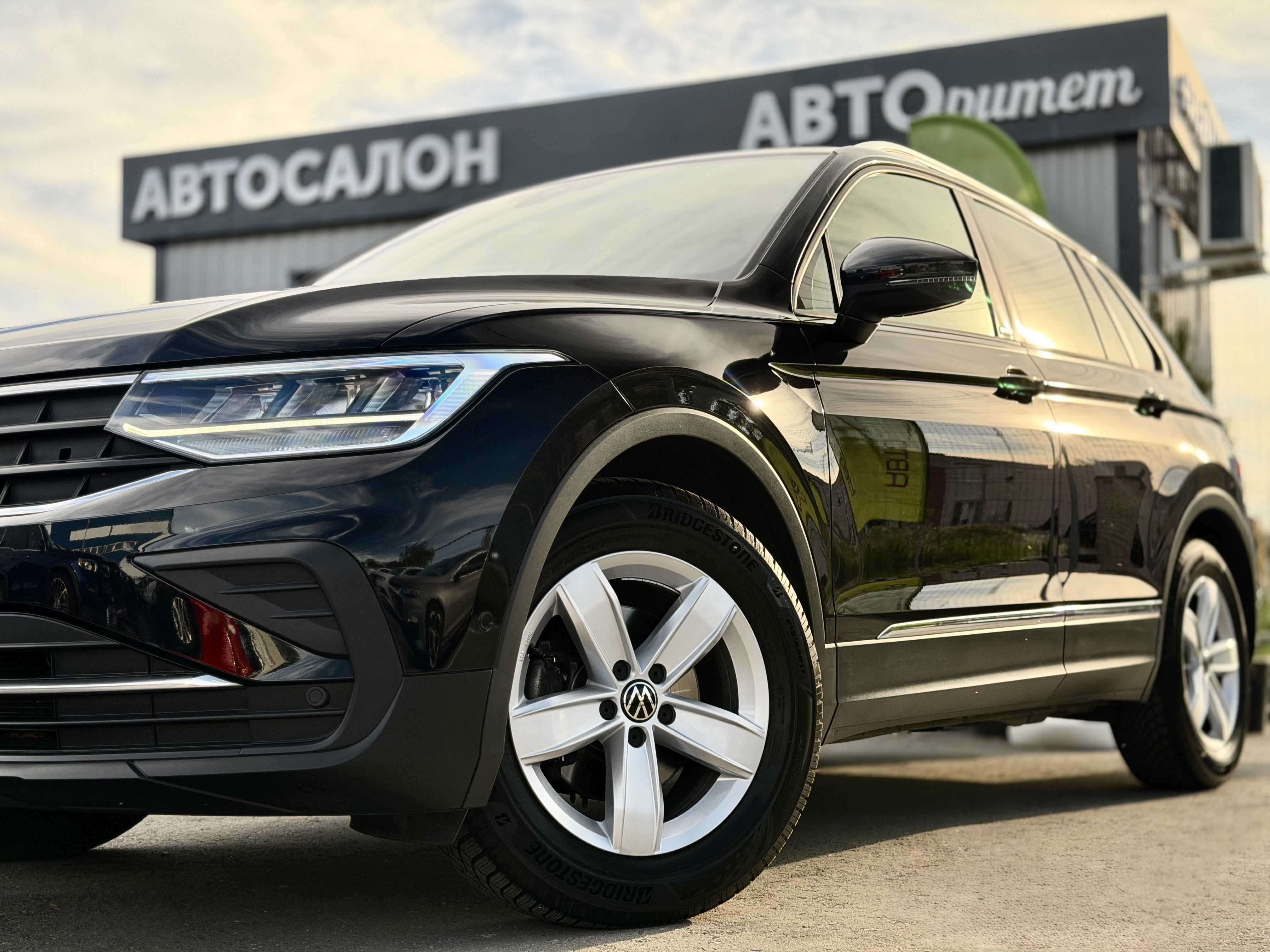 Volkswagen Tiguan 2022 Бензин