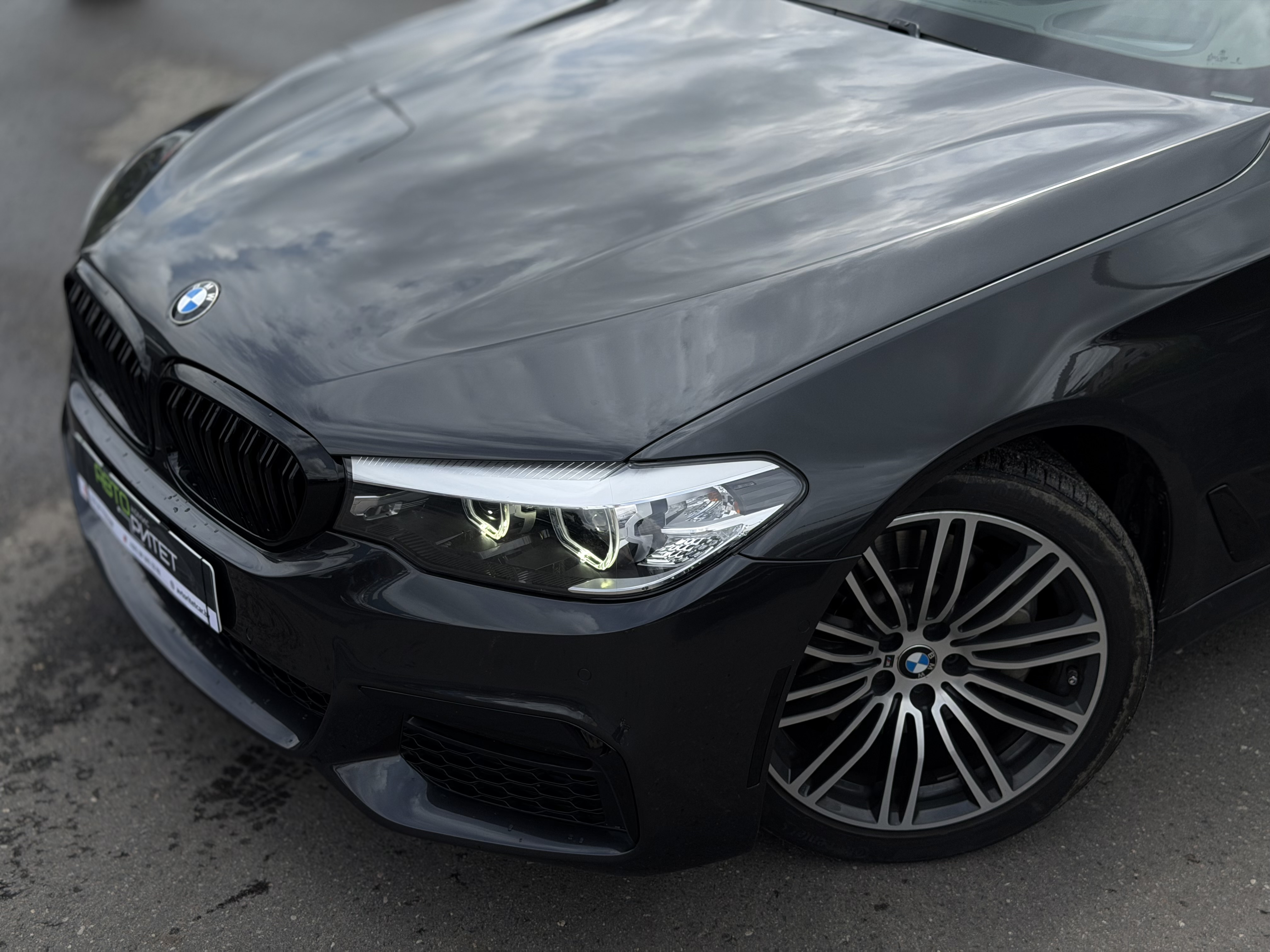 BMW 5-Series G30 2019 Бензин