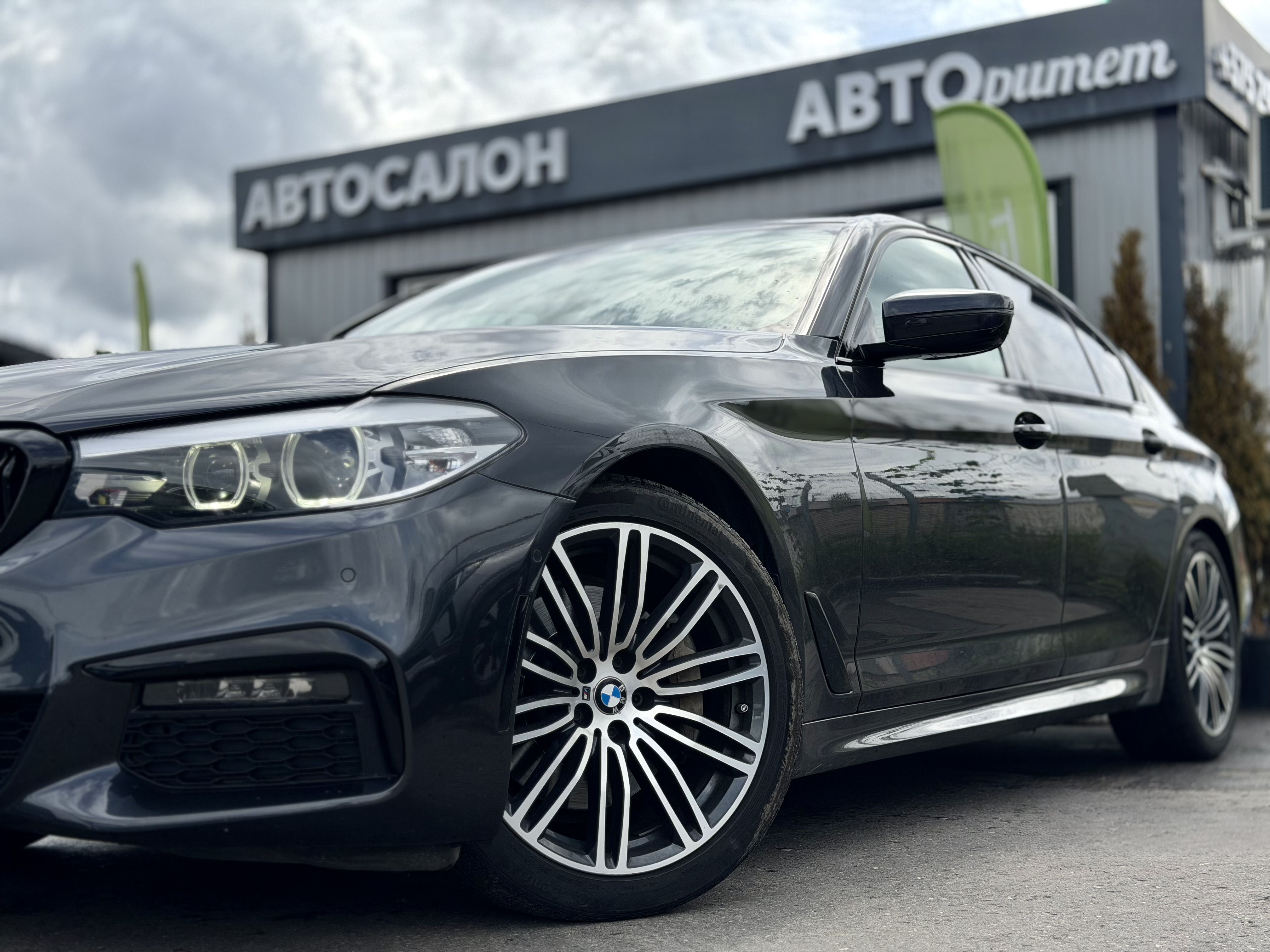 BMW 5-Series G30 2019 Бензин